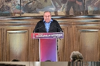 Pourquoi la réunion publique de  Jean-Luc Melenchon a pu se tenir à l'hotel de ville de Mézières ? 