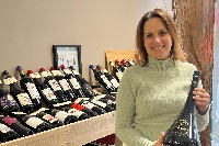 La Cave de Nevers fête ses 10 ans , rencontre avec une caviste indépendante Adélaïde Alexandre 