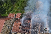 Linay : un feu de véhicule se propage à une habitation , 7 personnes relogées 