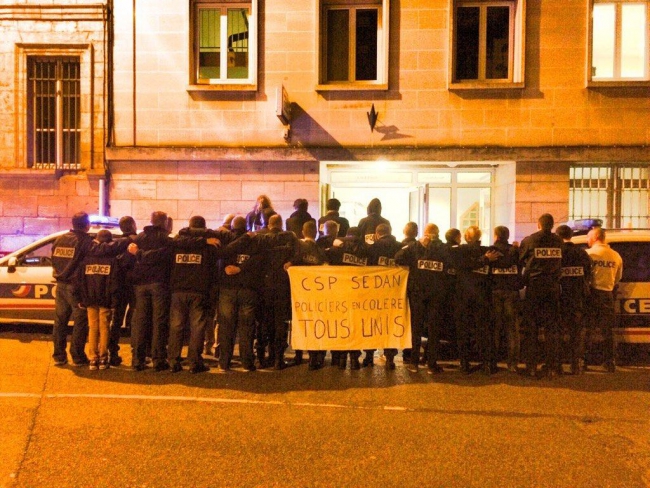 Les policiers de Sedan rejoignent la vague de protestation Nationale des policiers. 