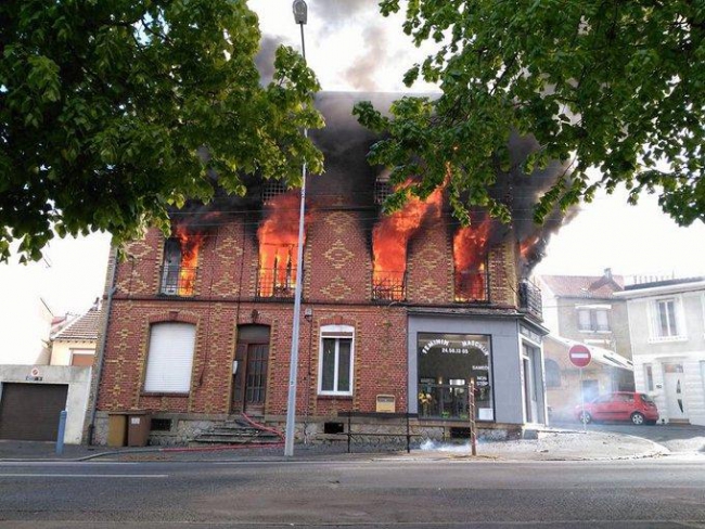 Charleville-Mézières : un violent incendie ravage une maison d'habitation, trois blessés. 