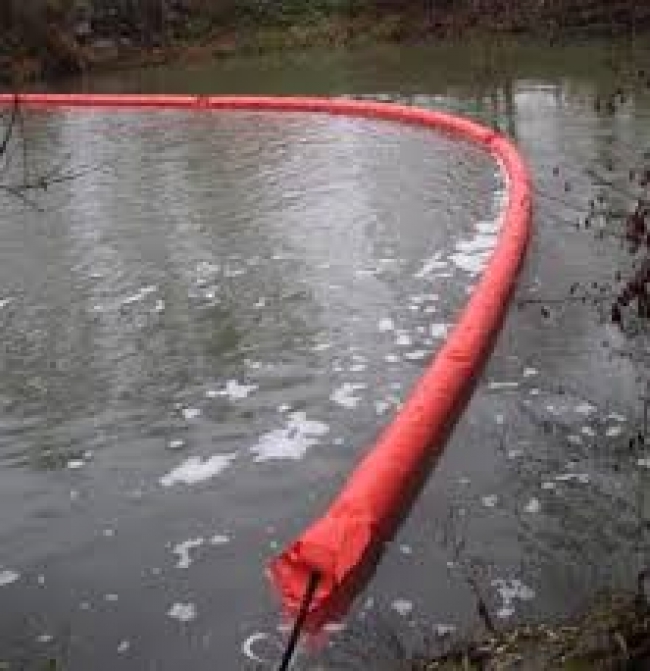 Auflance : 400 litres d’hydrocarbure se déversent dans un cours d’eau.   