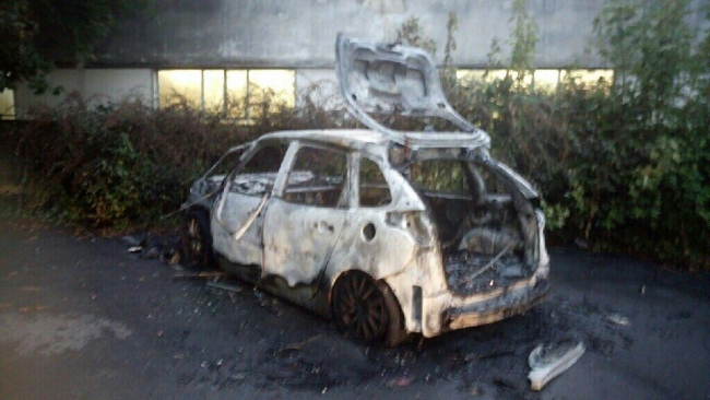 Charleville–Mézières : un nouveau véhicule ravagé par les flammes. 