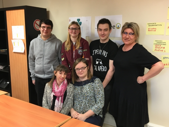 Charleville-Mézières : 12 jeunes de la mission locale fabriquent un gobelet biodégradable et compostable