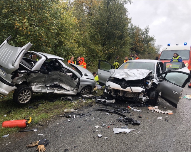 Ardennes  : Deux personnes dont un enfant trouvent la mort dans un accident de la route. 