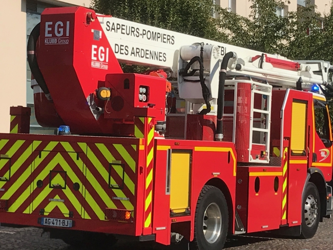 Un véhicule de travaux forestiers totalement embrasé au Bois de l'Or