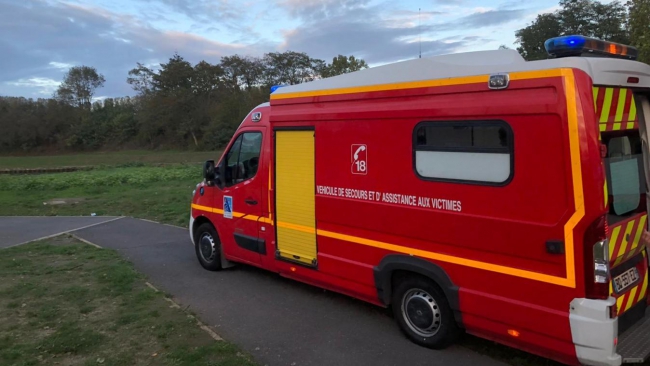 Un homme blessé par la chute d'un arbre
