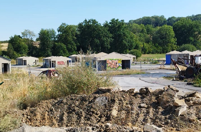 Les gens du voyage occupant illégallement l'aire de la Prayelle à Sedan évacués sur décision de justice