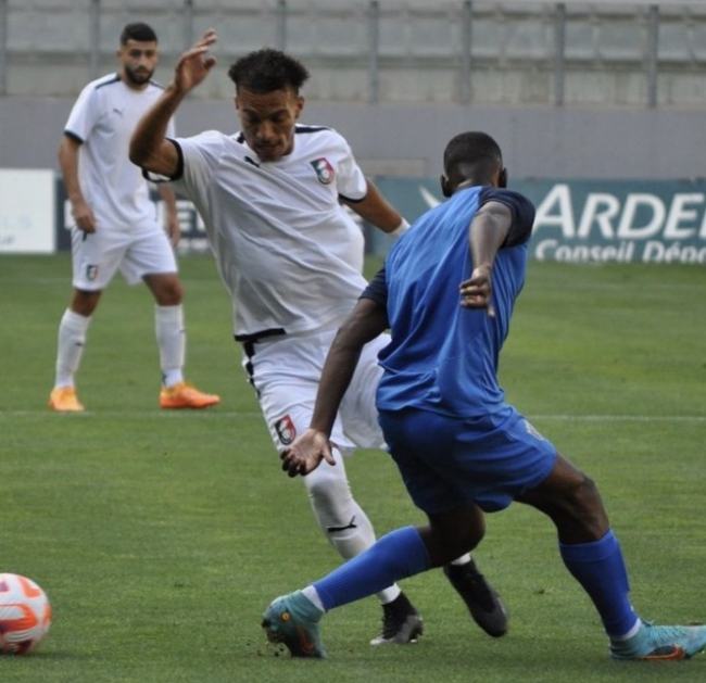 Football ( National) : le CS Sedan Ardennes tenu en échec sur la pelouse de Paris 13 