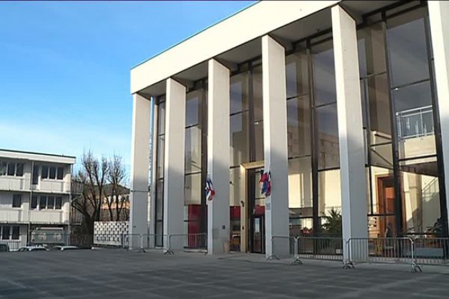 Justice : L’enfarineur de Jean-Luc Warsmann fixé sur son sort ce lundi après-midi