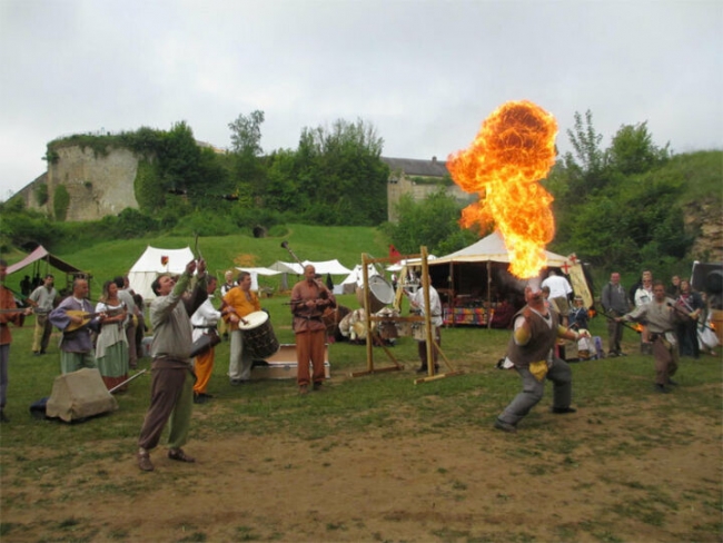 Festival Médiéval 2024 : Neuf campements consacrés à l’artisanat médiéval animeront les abords du Château Fort de Sedan tout le week-end