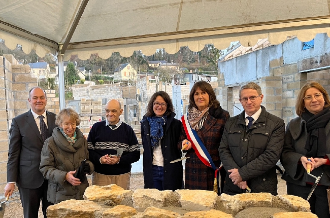 Floing : pose la 1ère pierre de la maison Perce-Neige 
