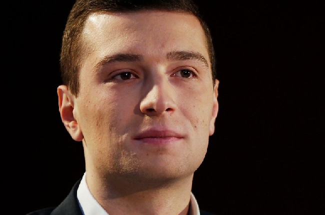 Le président du Rassemblement National Jordan Bardella dans les Ardennes mercredi 