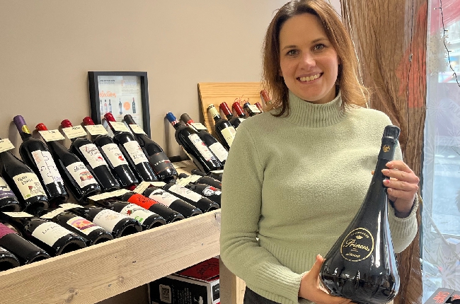 La Cave de Nevers fête ses 10 ans , rencontre avec une caviste indépendante Adélaïde Alexandre 