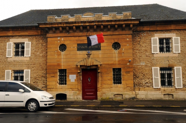Ardennes : Maison d'arrêt de Charleville : les ERIS mobilisés, 15 téléphones et 35 grammes de stupéfiants saisis